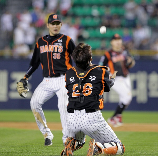 장성우 선수의 수비모습
